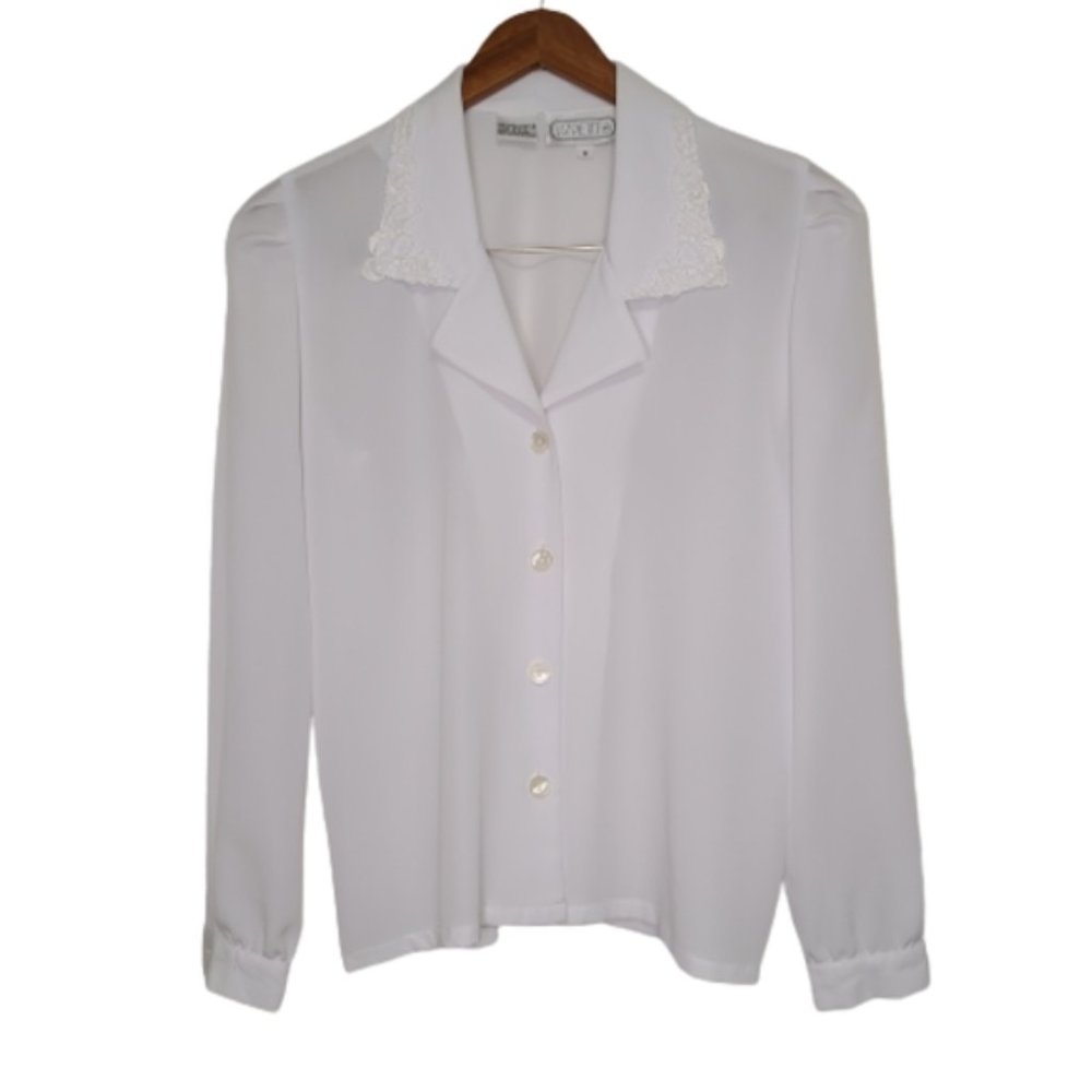 Women's VINTAGE White Buttoned Down Long Sleeve Collared Top (Petite 6)